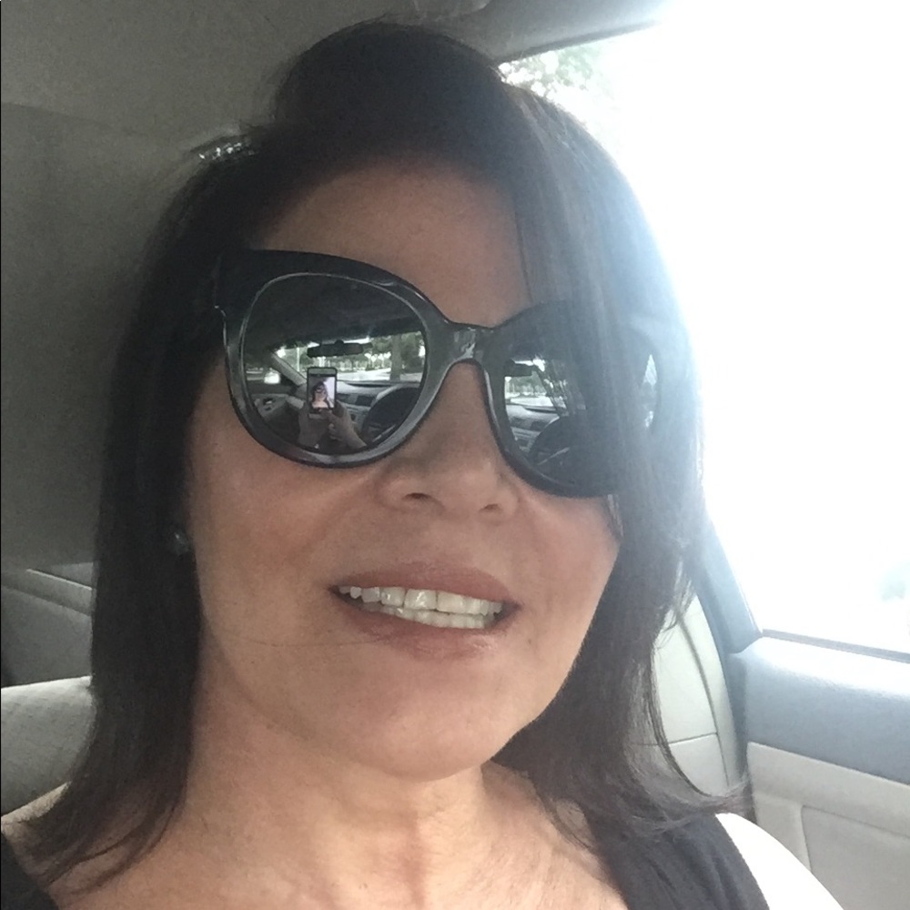 Meet your Posher, Rhonda